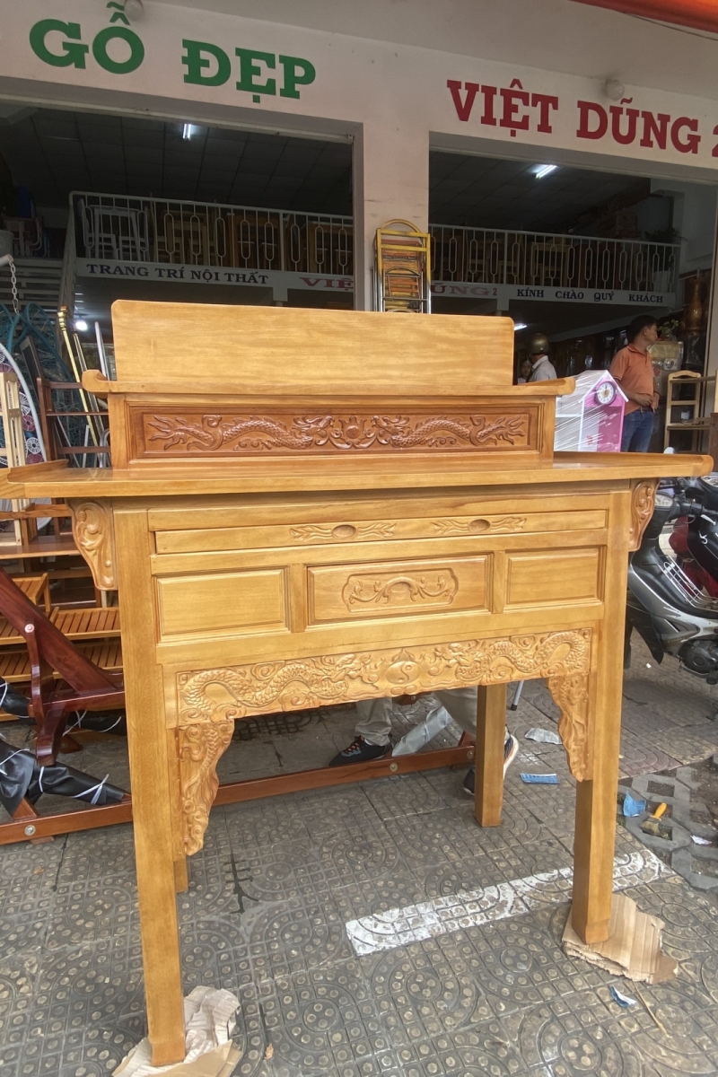 Bàn Thờ 1