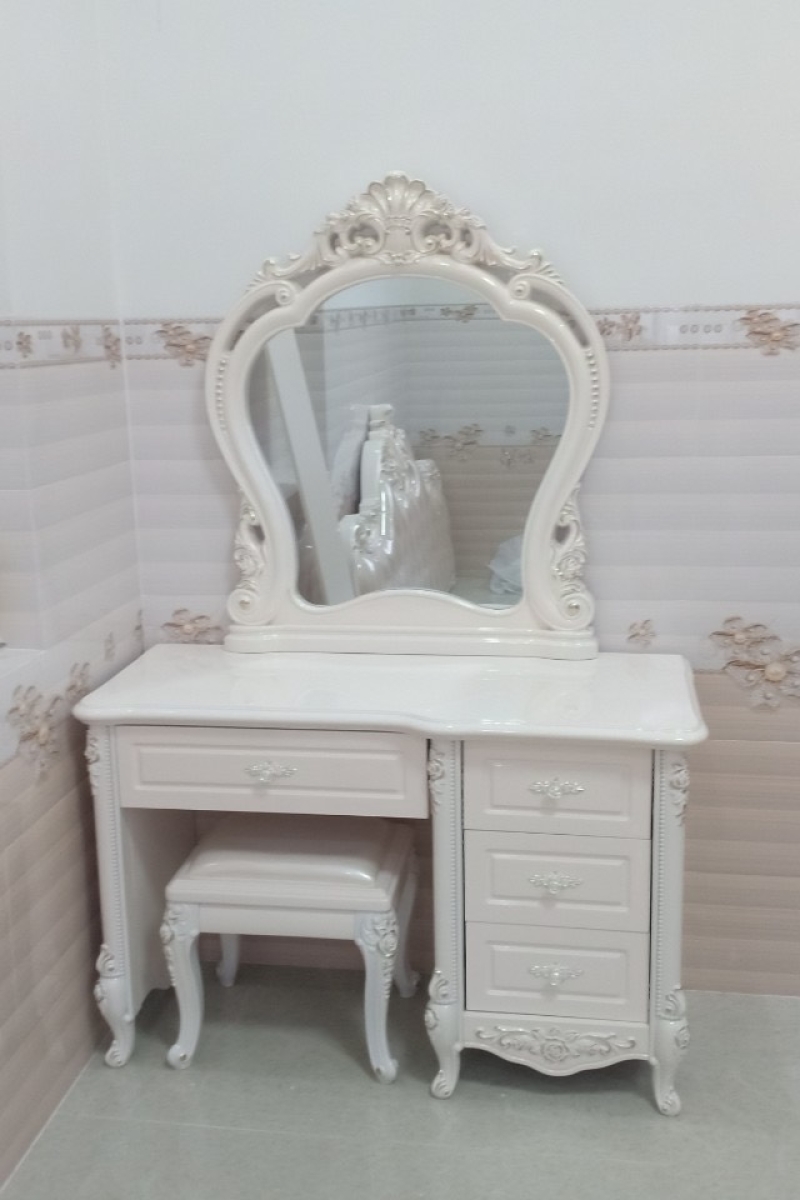 BÀN PHẤN CỔ ĐIỂN 